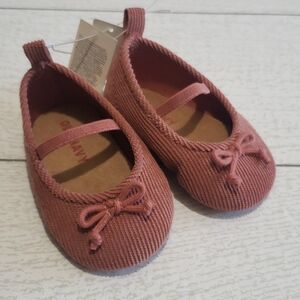 Old navy courdoroy old pink baby shoes 3/6 months
